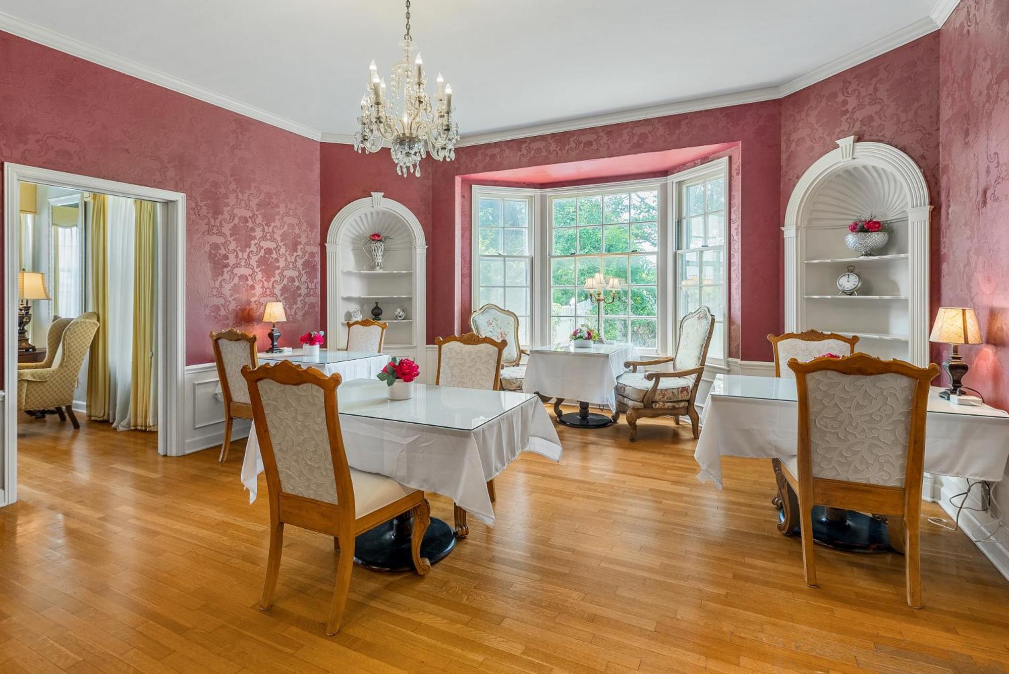 Beland Mansion-Blooming Garden Suite! Fort Smith Eksteriør billede